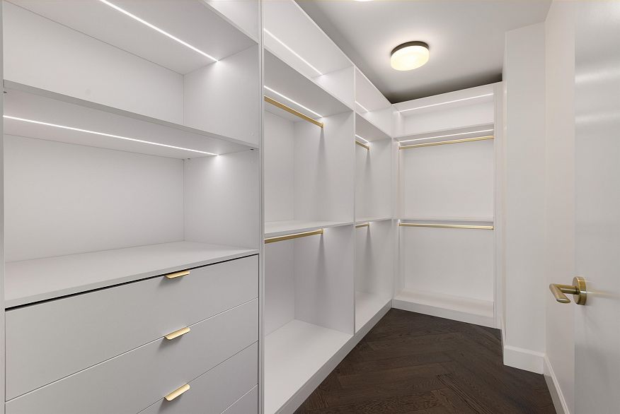 101 3668 W 10th Avenue