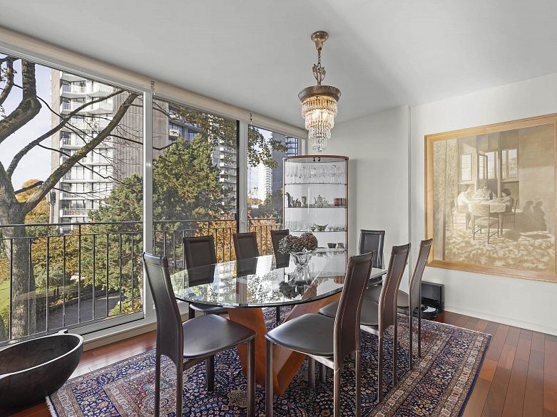 402 1575 Beach Avenue