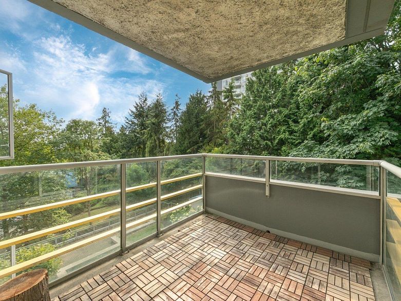 307 3061 E Kent Avenue North