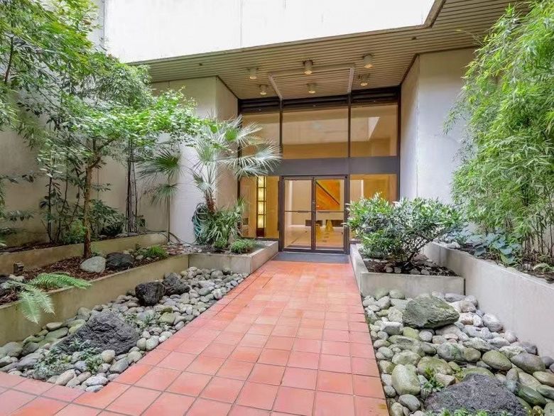 501 850 Burrard Street