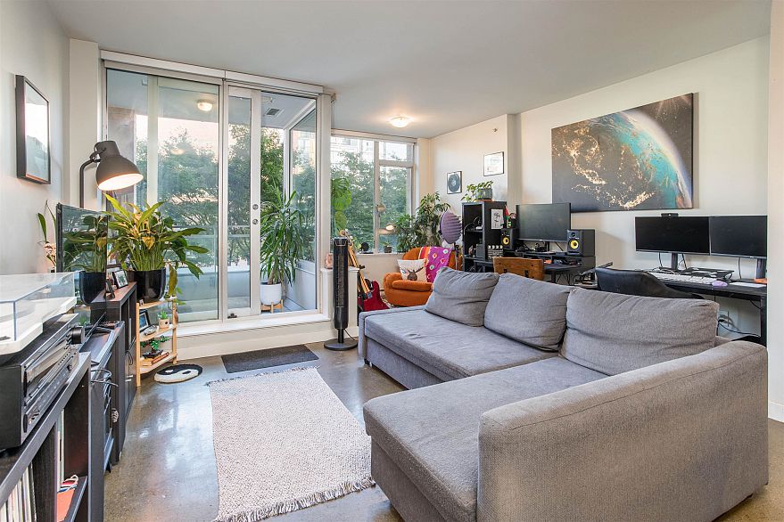 310 221 Union Street