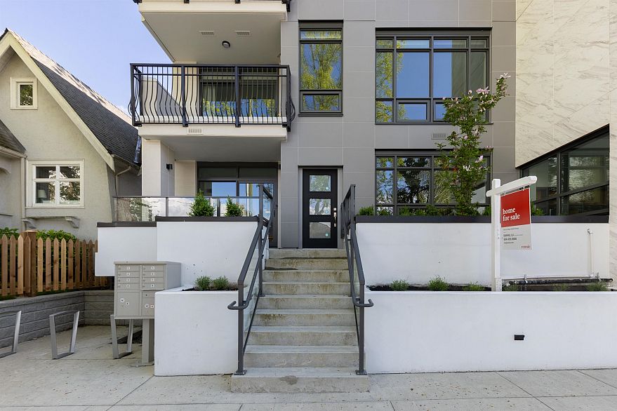 101 3668 W 10th Avenue