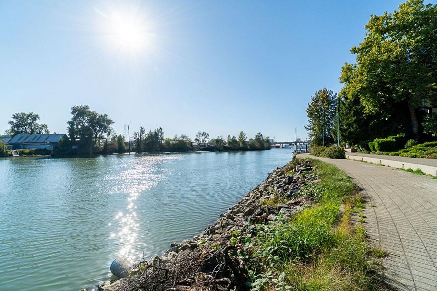 310 1820 E Kent Avenue South Avenue