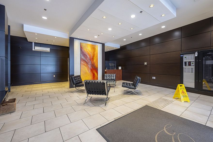 1906 188 Keefer Place