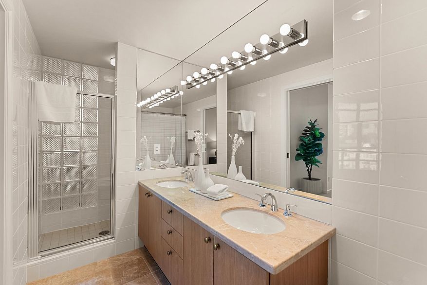 701 5850 Balsam Street