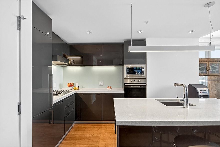 3609 777 Richards Street