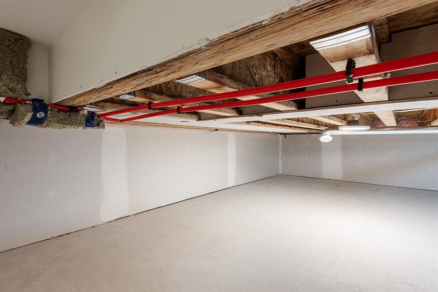 1 2764 W 14th Avenue