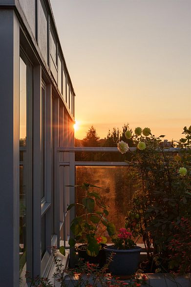 701 1808 W 3rd Avenue