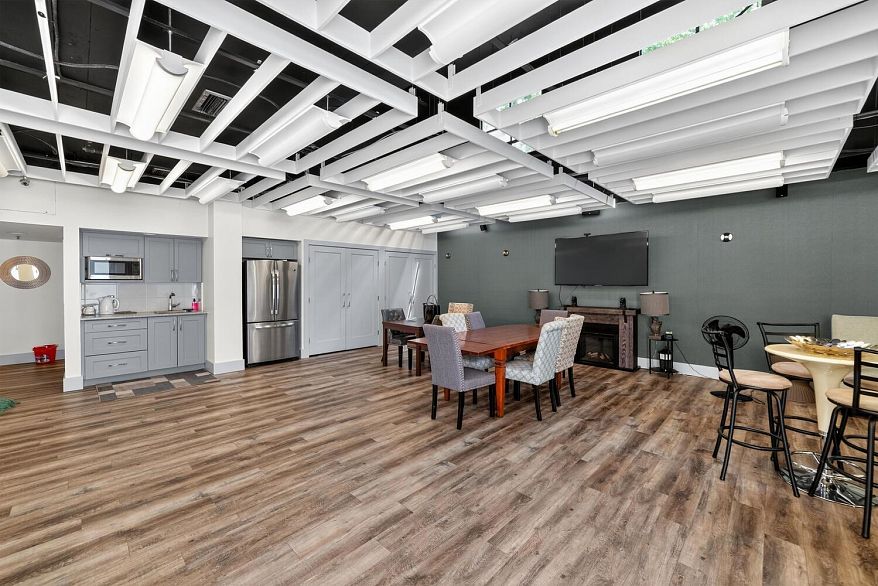 1501 1500 Howe Street