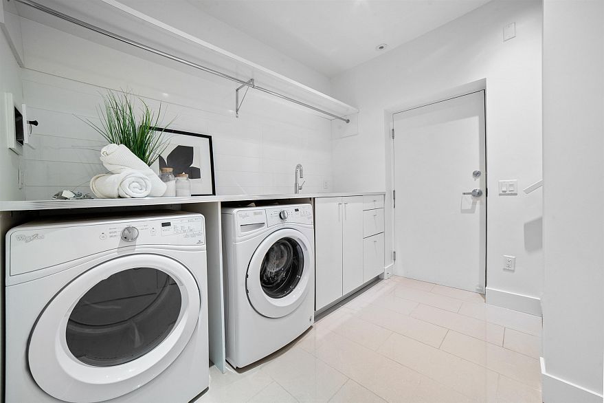 7458 Granville Street