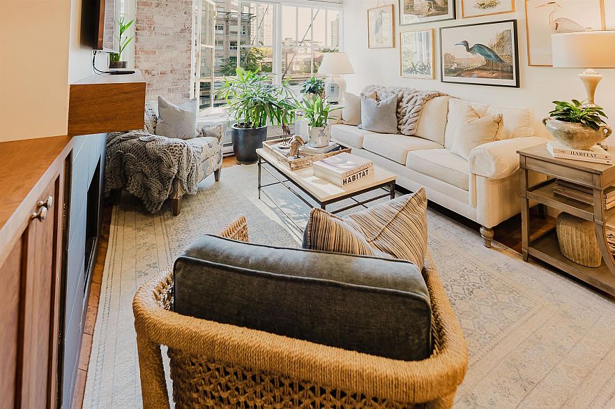 210 1178 Hamilton Street