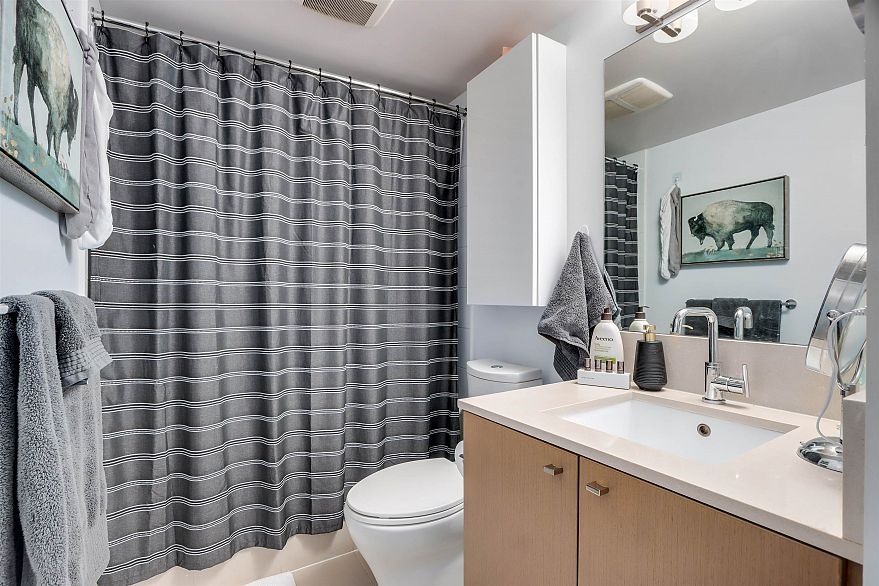 207 1618 Quebec Street