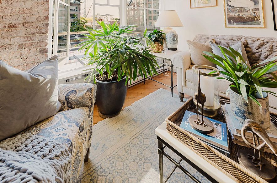 210 1178 Hamilton Street