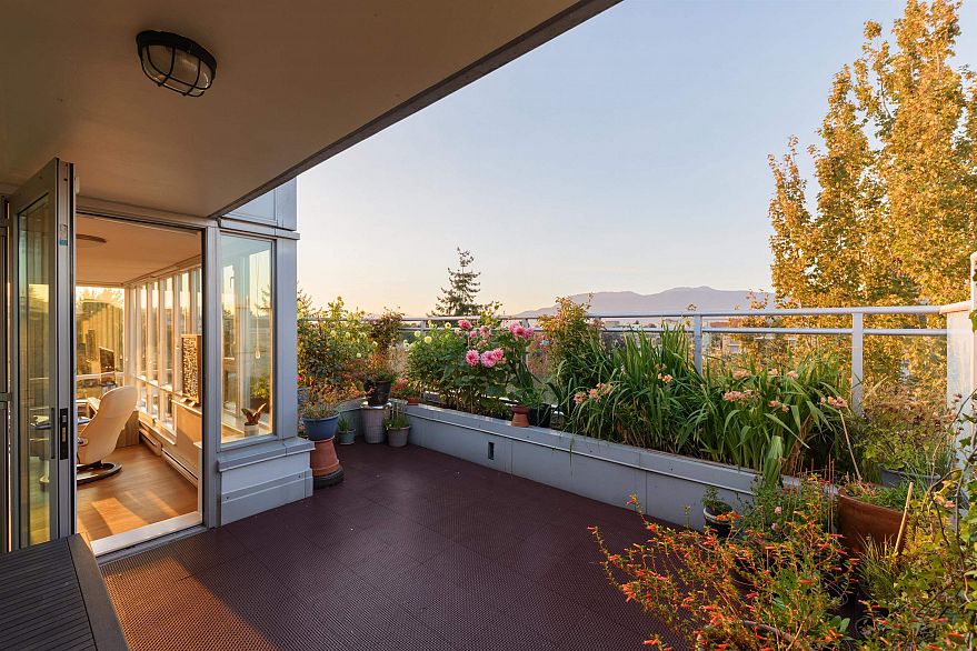 701 1808 W 3rd Avenue