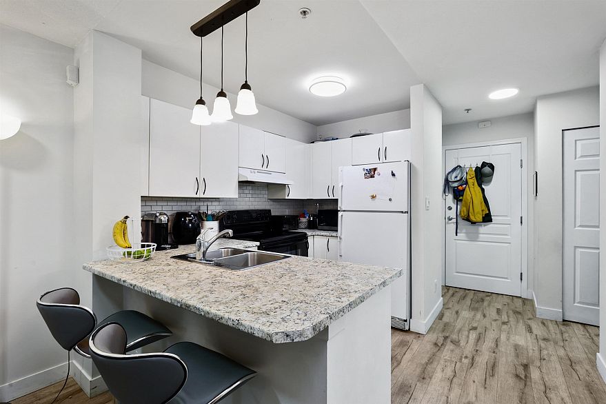 203 3278 Heather Street