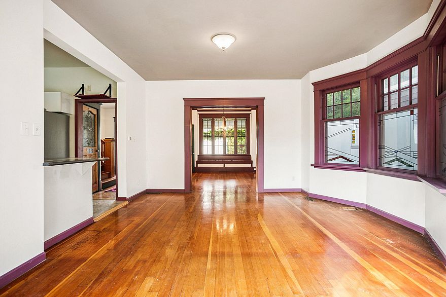 1842 Macdonald Street