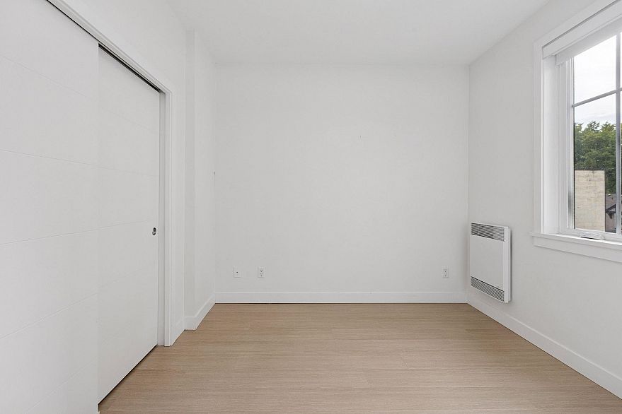 309 2528 Collingwood Street