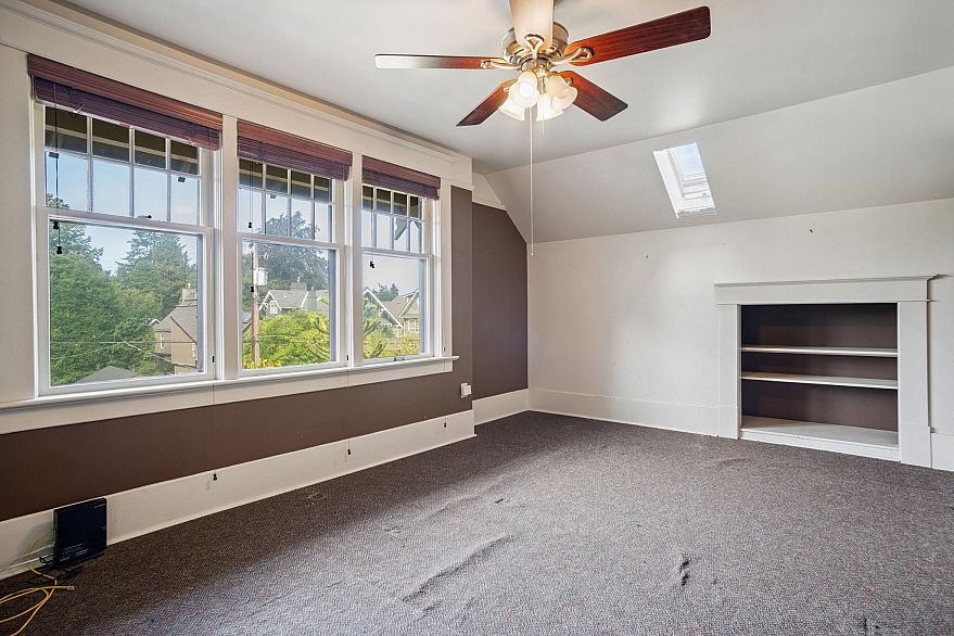 1842 Macdonald Street