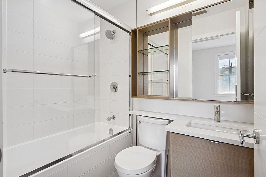 309 2528 Collingwood Street