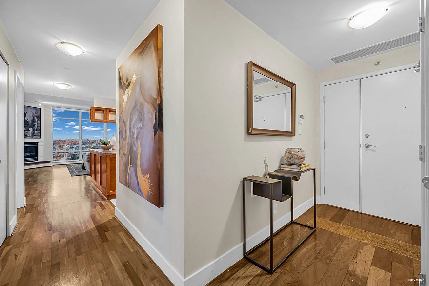 2802 1483 Homer Street