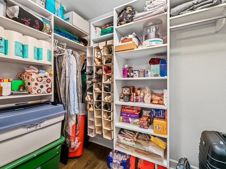 100 656 W 13th Avenue