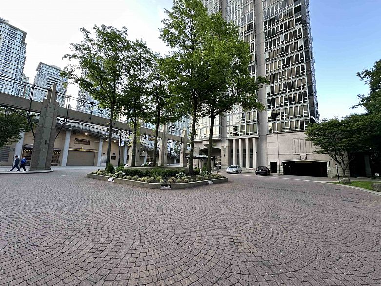 2506 930 Cambie Street