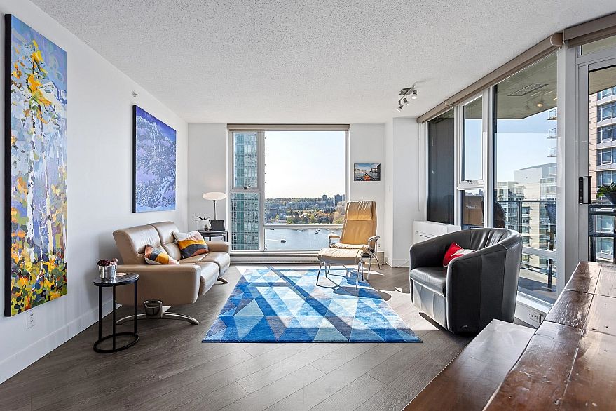 1902 455 Beach Crescent