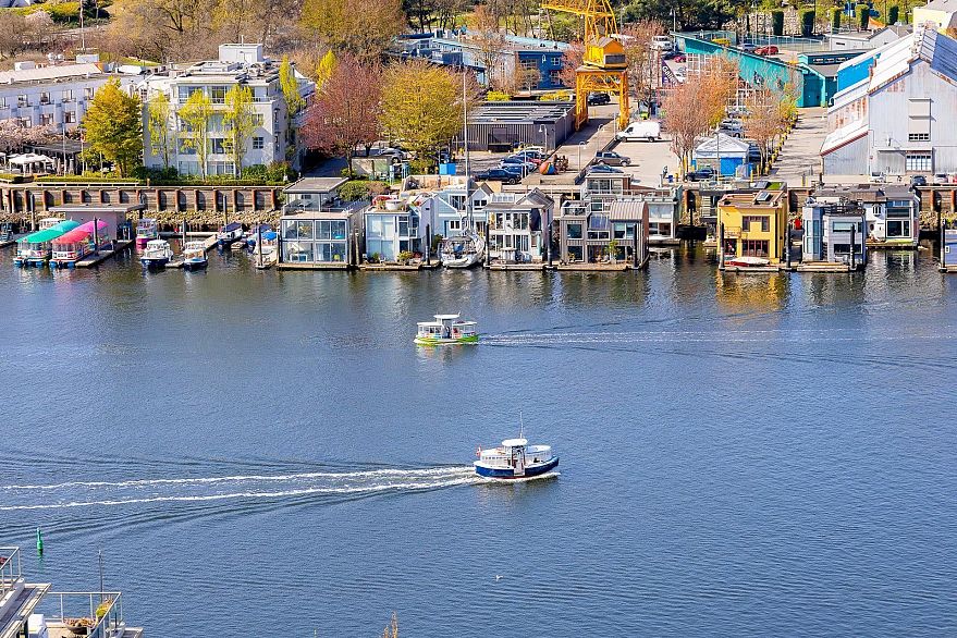 1902 455 Beach Crescent