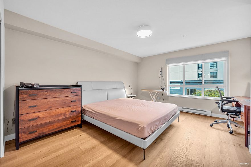 301 2096 W 46th Avenue