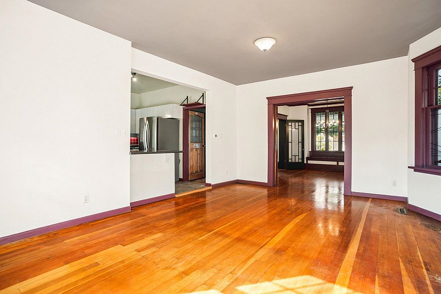 1842 Macdonald Street