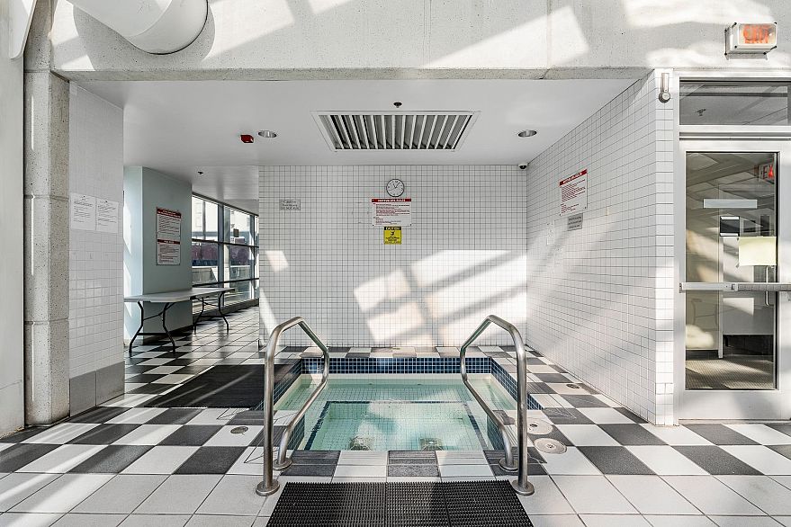 805 438 Seymour Street