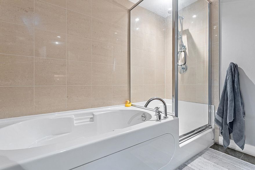 1902 455 Beach Crescent