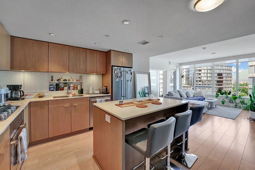 1510 111 E 1st Avenue