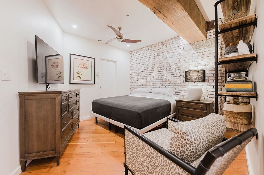 210 1178 Hamilton Street