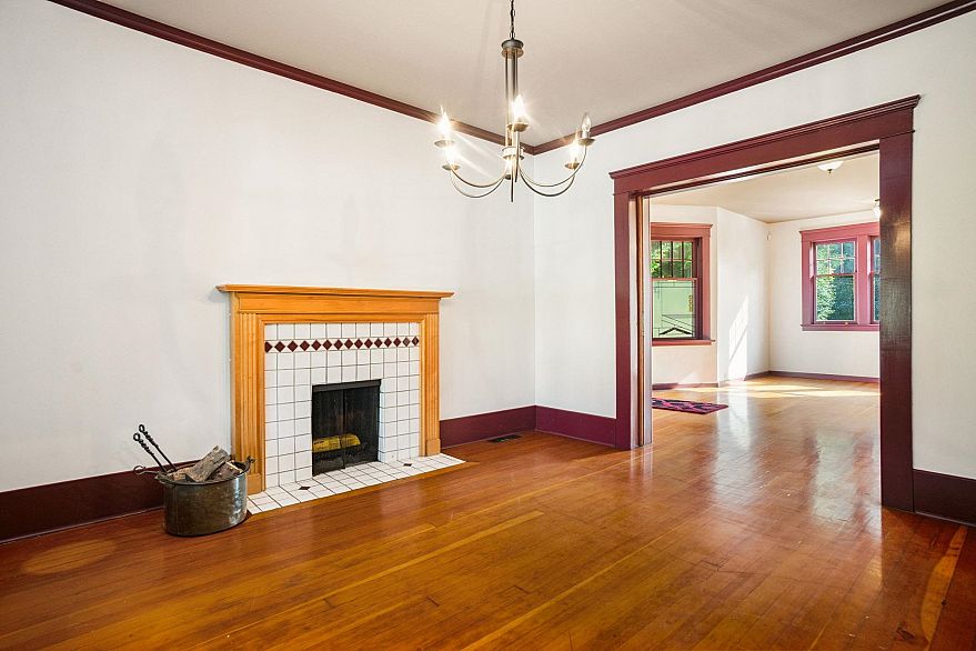 1842 Macdonald Street