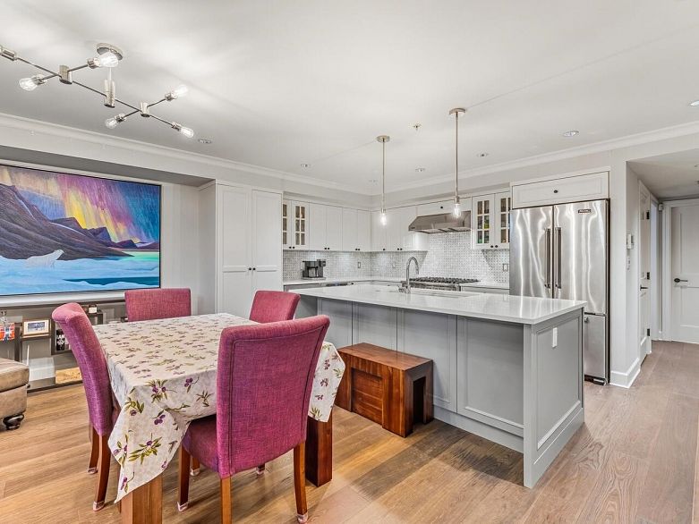 100 656 W 13th Avenue