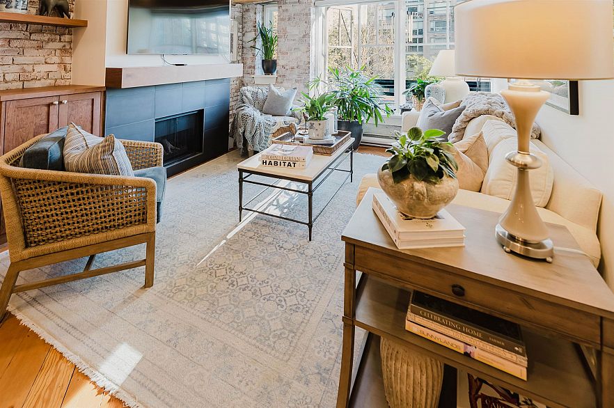 210 1178 Hamilton Street