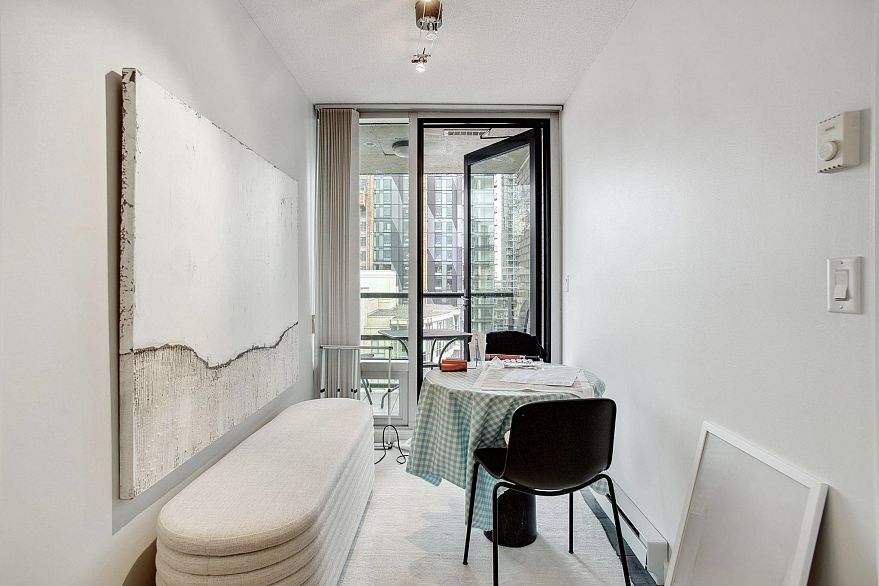 1702 1003 Burnaby Street