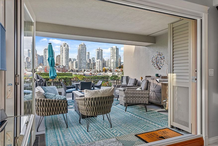 119 1869 Spyglass Place