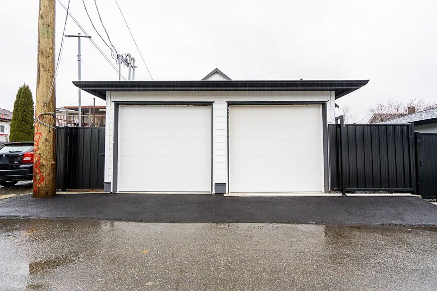 1 2753 Nanaimo Street