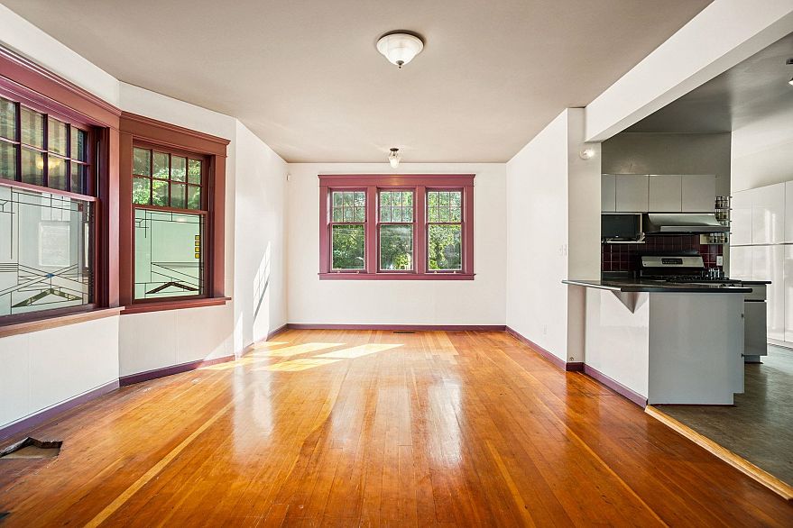 1842 Macdonald Street