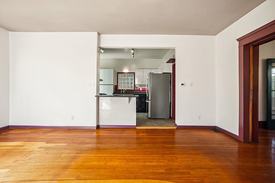 1842 Macdonald Street