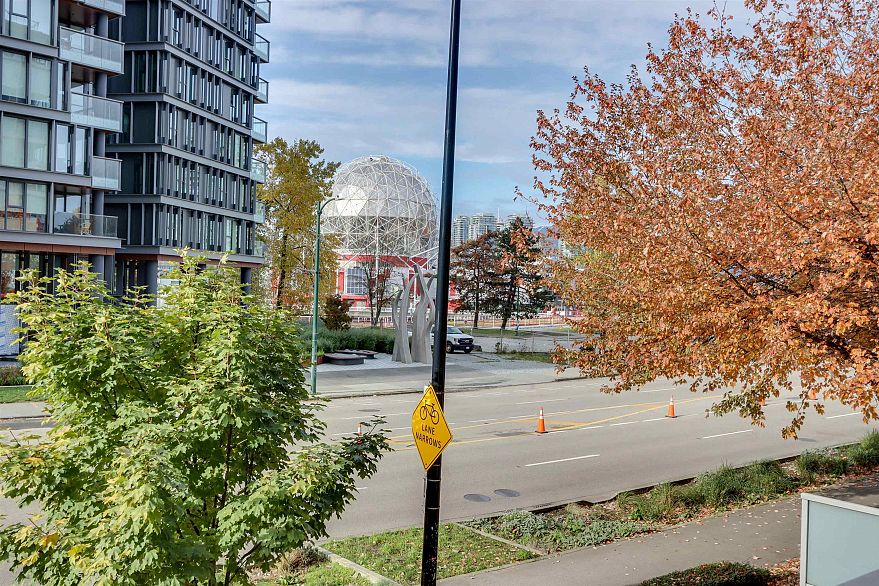 207 1618 Quebec Street