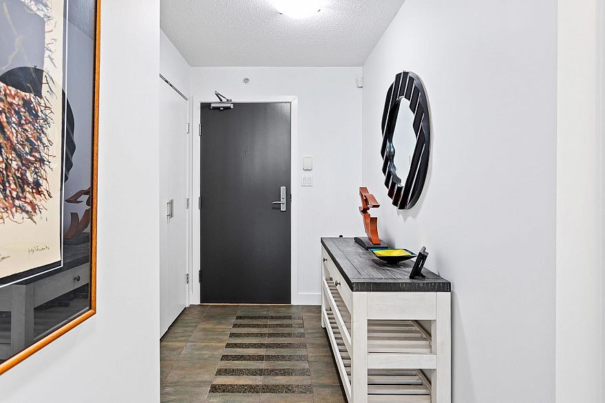 1902 455 Beach Crescent