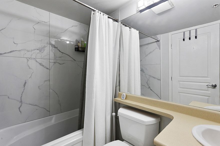 203 3278 Heather Street