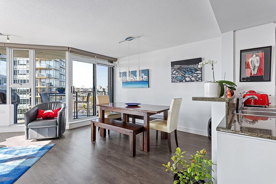 1902 455 Beach Crescent