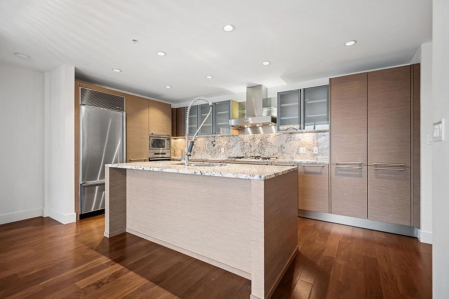 3603 1111 Alberni Street