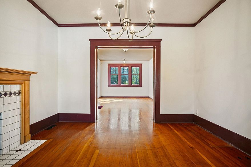 1842 Macdonald Street