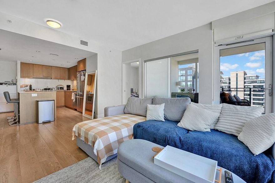 1510 111 E 1st Avenue