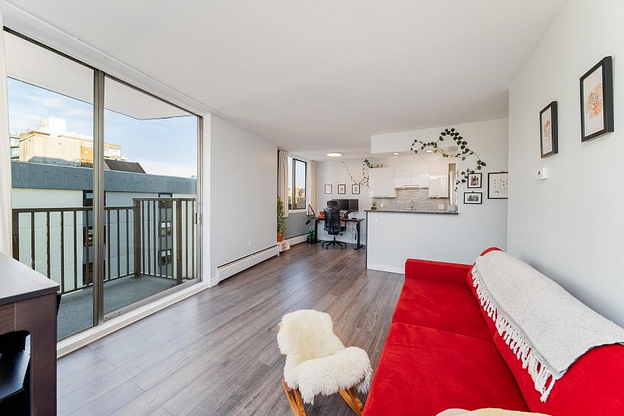 2004 1251 Cardero Street